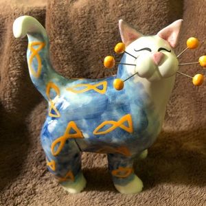 Collectible Cat figure signed 🐱